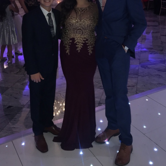 Wine/Gold long dress, mesh sleeves. - Picture 7 of 8